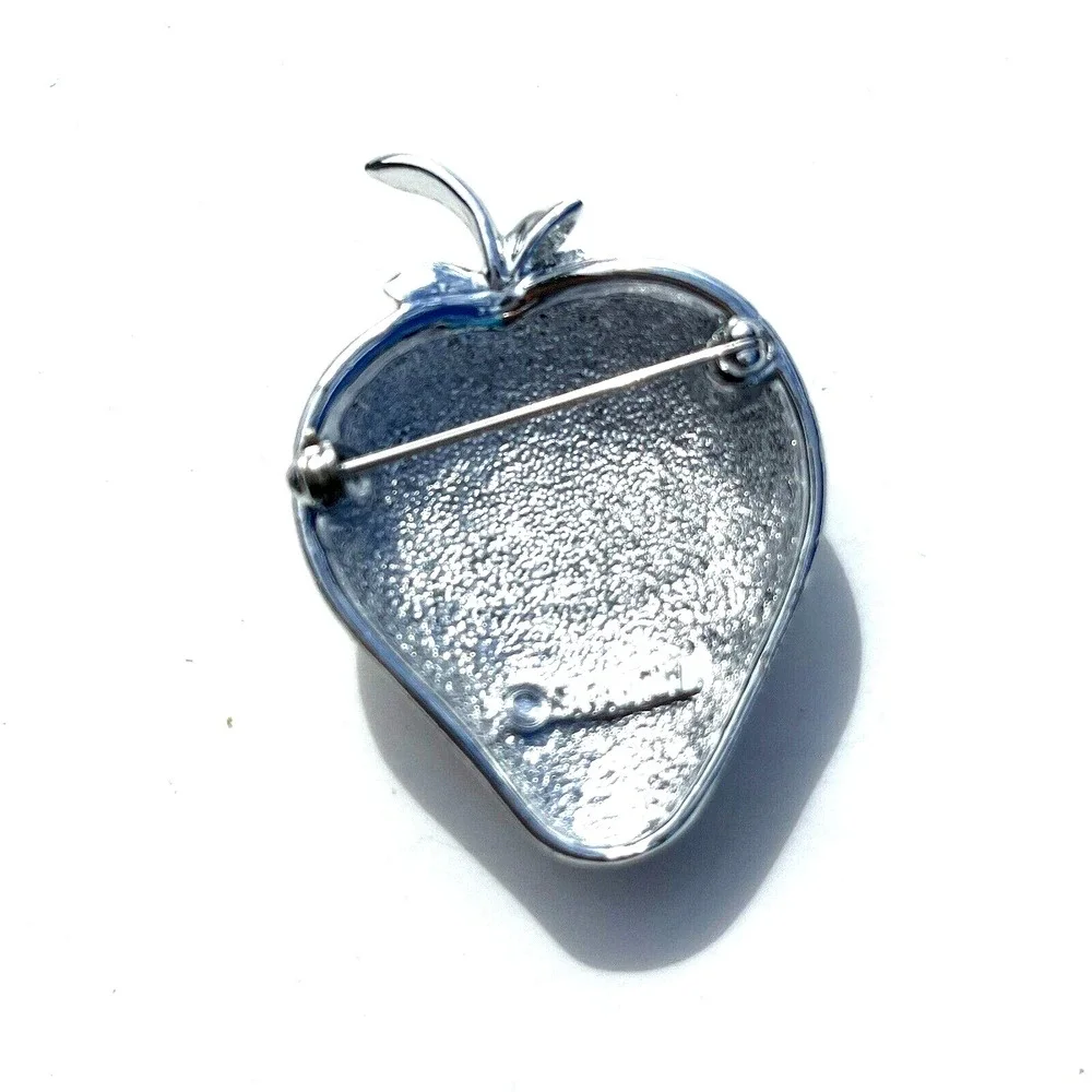 Bright Vintage‎ Signed Sarah Coventry Sparkling Silver Toned Strawberry Brooch